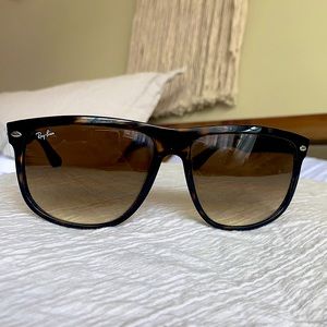 Rayban RB4147